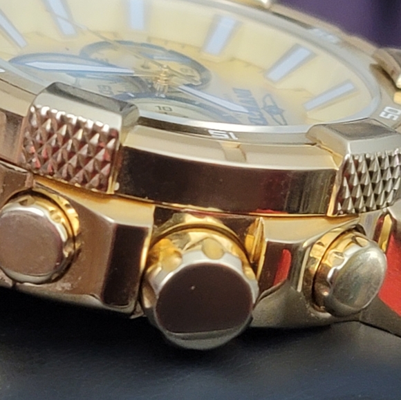 Watch - Picture 8 of 10